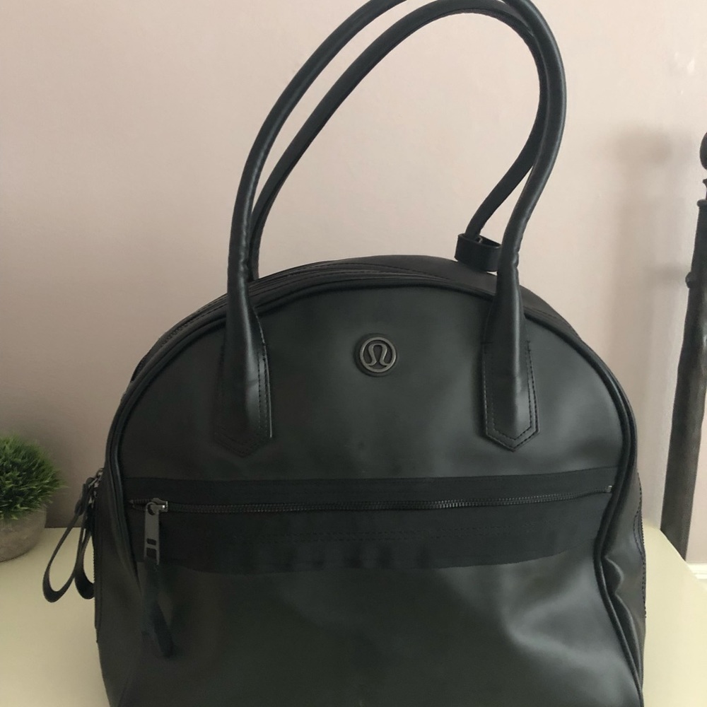 Lululemon bag